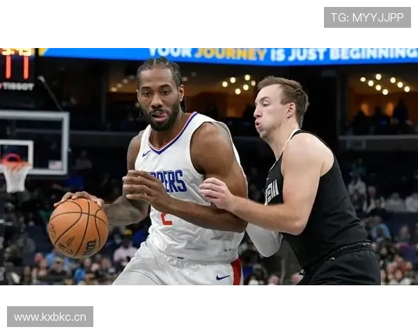 快船险胜灰熊 三人满分表现突出